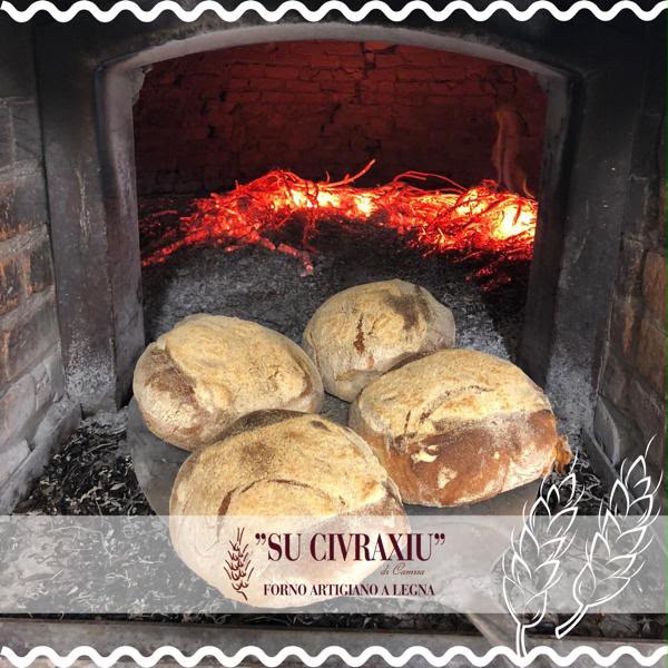 Civraxiu cottura forno a legna prodotti da forno artigianali sardi